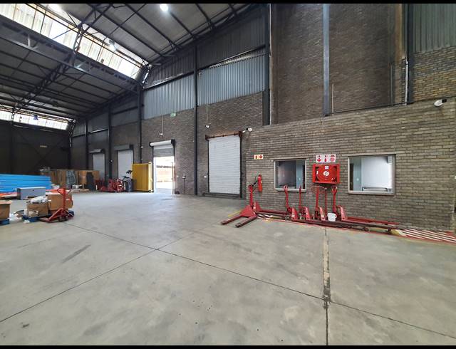 7,988M² WAREHOUSE TO LET IN RANDJESPARK